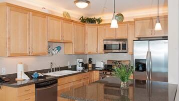 Condo, 2 Bedrooms, Ocean View, Beachfront | Private kitchen | Fridge, microwave, oven, stovetop