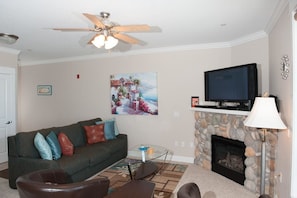 Condo, 2 Bedrooms, Ocean View, Beachfront | Living area
