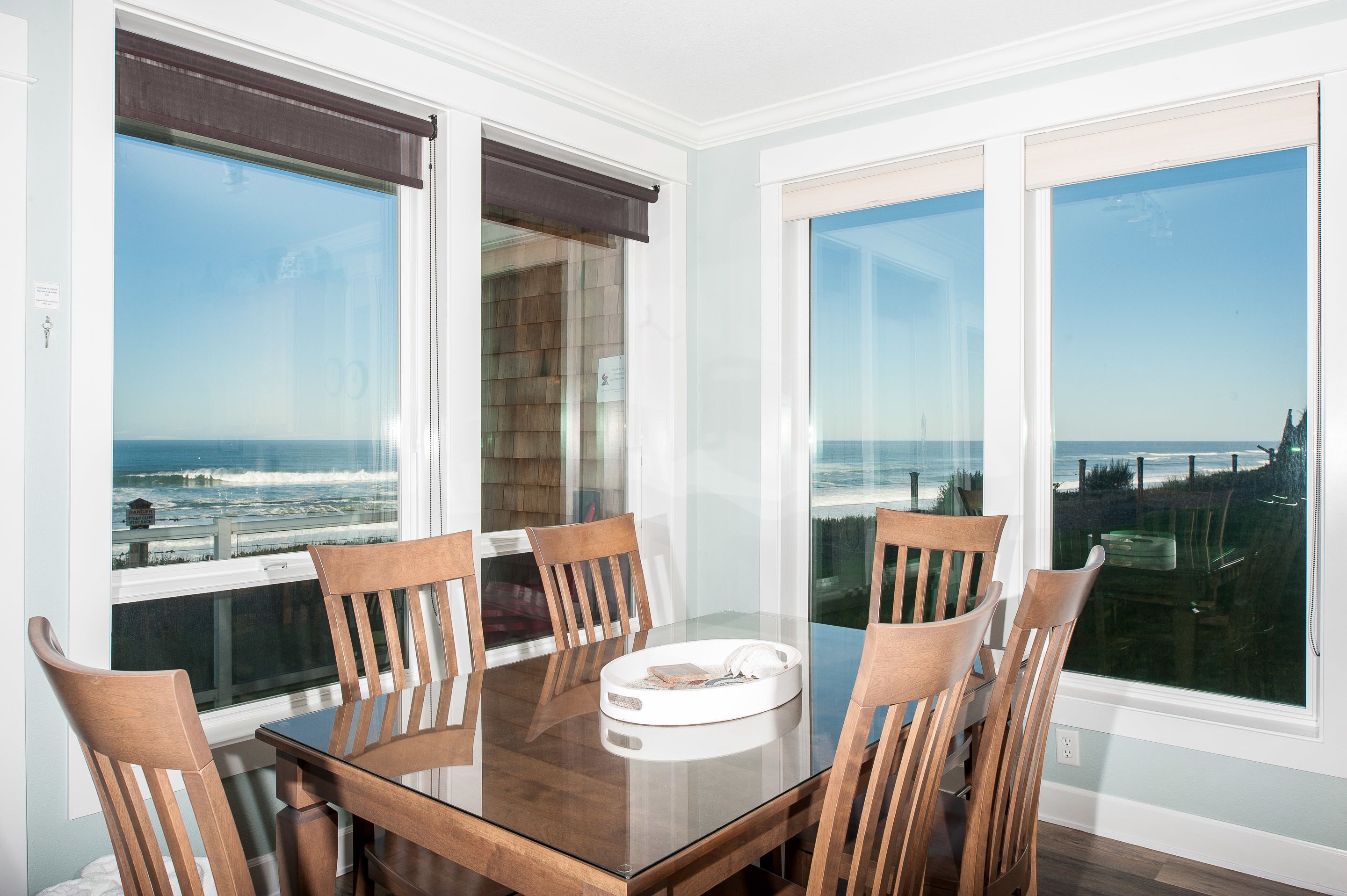 Condo, 2 Bedrooms, Ocean View, Beachfront | In-room dining