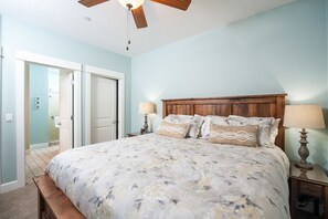2 bedrooms, premium bedding, individually decorated - Keystone Vacation Rentals - Sand Dollar Condo (Lincoln City)