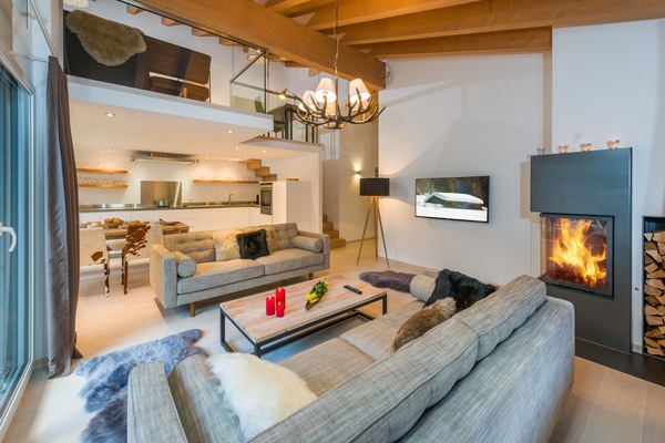 Gallery appartement | Woonruimte | Flatscreentelevisie en een dvd-speler