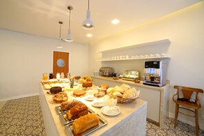 Tägliches inbegriffenes Frühstücksbuffet