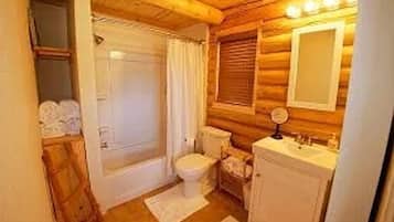 Leilighet, eget bad (South Cabin) | Bad