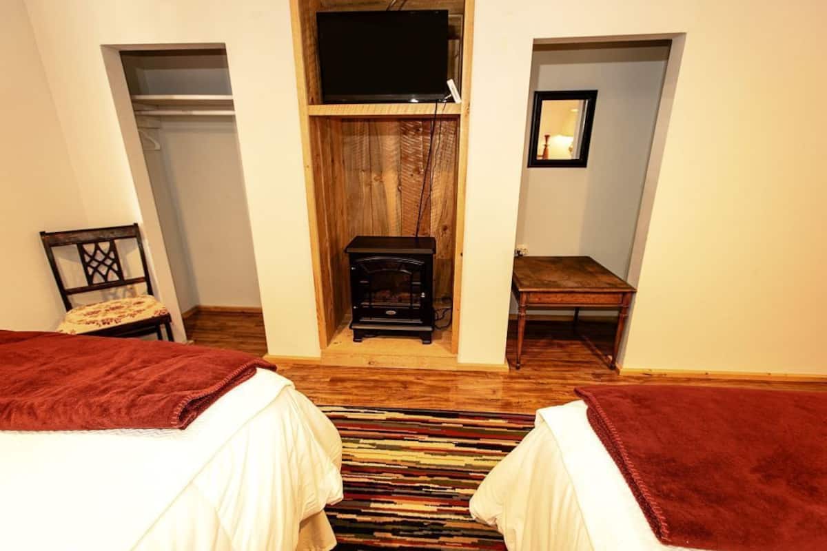 Superior Double Room, Ensuite (Ace of Diamonds) | Free WiFi