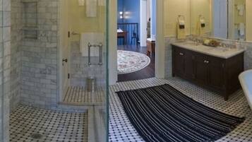 Suite, Private Bathroom (Jane Howison Beale Suite) | Bathroom | Combined shower/bathtub, free toiletries, hair dryer, bathrobes