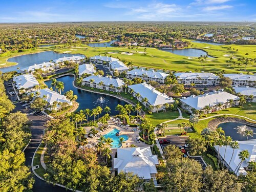 Bologna - Luxury 2-BR Condo with Lake & Golf Views at Green Links, Lely Resort. Access to Pool, Hot Tub, Tennis Courts, and Golf Courses. Near Naples Beaches & Downtown