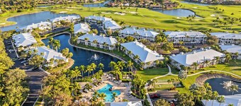 Bologna - Luxury 2-BR Condo with Lake & Golf Views at Green Links, Lely Resort. Access to Pool, Hot Tub, Tennis Courts, and Golf Courses. Near Naples Beaches & Downtown