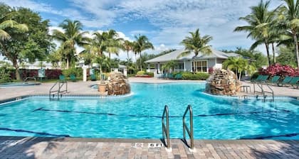 Bologna - Luxury 2-BR Condo with Lake & Golf Views at Green Links, Lely Resort. Access to Pool, Hot Tub, Tennis Courts, and Golf Courses. Near Naples Beaches & Downtown