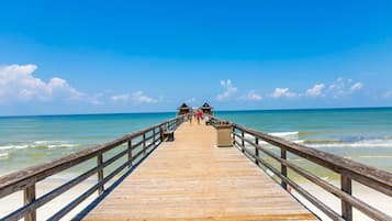 Una spiaggia nelle vicinanze