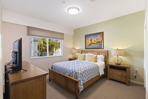 Deluxe-talo, 2 makuuhuonetta, Näköala golfkentälle, Järvinäköala | 2 makuuhuonetta, silitysrauta/-lauta, ilmainen Wi-Fi, vuodevaatteet