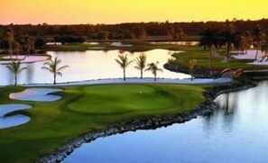 Golf - Solterra Vacation Rental: Luxury 3-BR Condo with Lake & Golf Views. Access to Luxury Pool, Hot Tub, and Golf Courses at Lely Resort. Close to Naples Beaches, 5th Avenue S, and Marco Island (Naples)