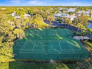 Tennis court - Solterra Vacation Rental: Luxury 3-BR Condo with Lake & Golf Views. Access to Luxury Pool, Hot Tub, and Golf Courses at Lely Resort. Close to Naples Beaches, 5th Avenue S, and Marco Island (Naples)