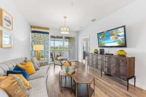 Deluxe appartement, 3 slaapkamers, uitzicht op golfbaan, aan het meer | Uitzicht op het meer