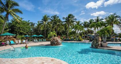 Asiago Vacation Rental at Lely Resort. Newly Furnished 2-Bedroom Condo with Stunning Lake & Golf Views. Spacious Retreat with Private Lanai, Resort Pool, Hot Tub and Gym Access