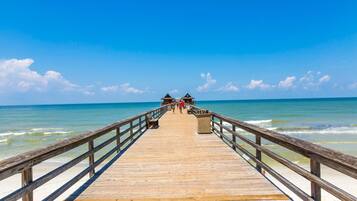 Luxury House, 6 Bedrooms, Canal View, Overwater | Dock
