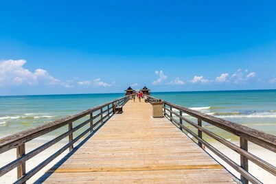 Canal Grande Waterfront 6 Bedroom Holiday Home by Naples Florida