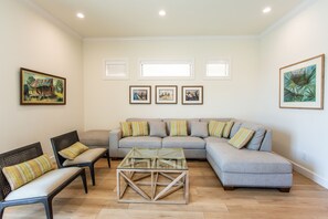 Luxury House, 5 Bedrooms, Pool View, Poolside | Living area | Flat-screen TV - Sorrento Luxury Vacation Home: Expansive 5-Bedroom, 4.5-Bath Retreat with Private Pool, Hot Tub, and Pet-Friendly Accommodations – Just a Short Walk from Stunning Vanderbilt Beach (Naples)