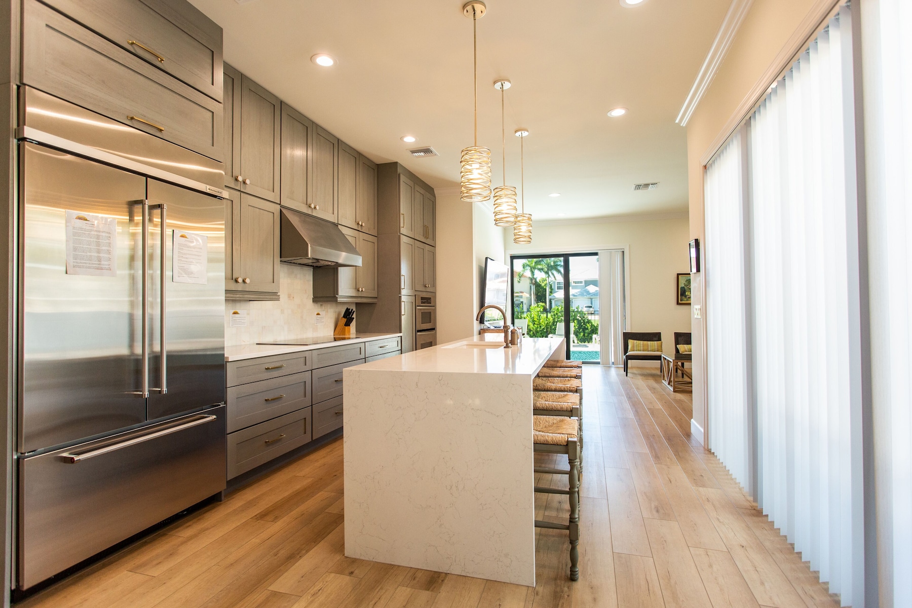 Luxury House, 5 Bedrooms, Pool View, Poolside | Private kitchen | Fridge, microwave, oven, stovetop