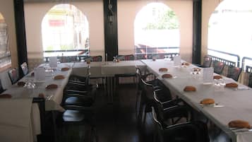 Se sirven desayunos, almuerzos y cenas