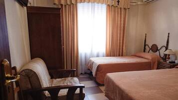 Rideaux occultants, lits bébé (en supplément), Wi-Fi gratuit