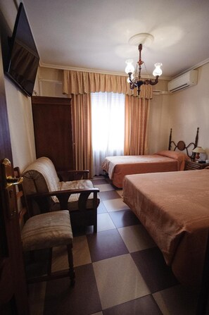 Blackout curtains, cots/infant beds, free WiFi