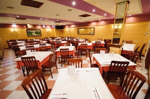 Se sirven desayunos, comidas y cenas