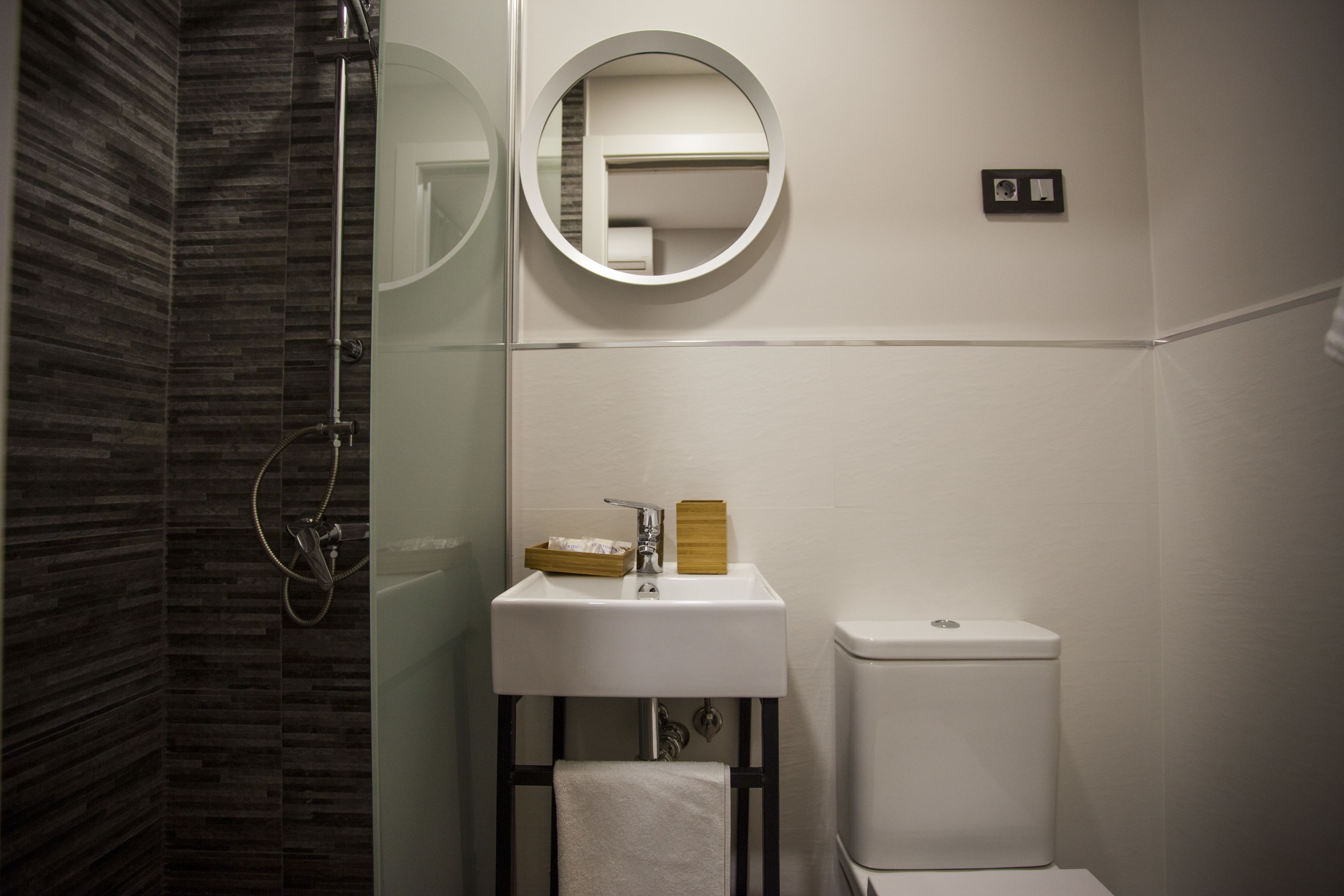 经济双人房 | 浴室 | 毛巾