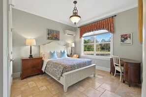 Maison Luxe, 6 chambres, vue jardin, côté jardin | 8 chambres, bureau, fer et planche à repasser, Wi-Fi gratuit