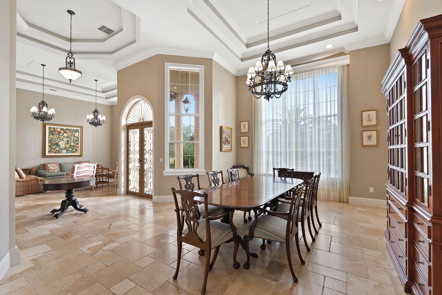 Luxury House, 6 Bedrooms, Garden View, Garden Area | Dining room