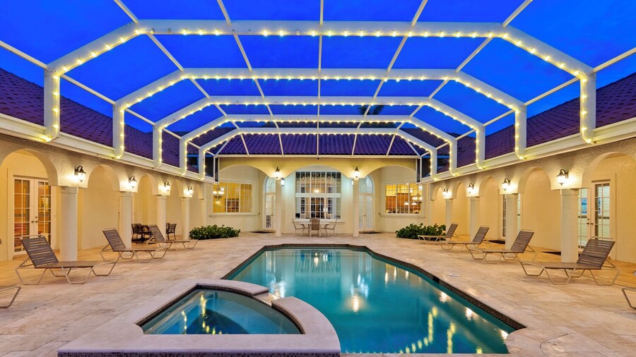 Knickerbocker Estate: Elegant 9-BR Getaway in Naples. Enjoy Private Pool, Outdoor Dining, and Expansive Grounds, Experience Tranquility with Easy Access to Naples' Best