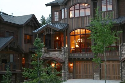 Base Camp 480 4 Bedroom Holiday Home by Winter Park Lodging Company