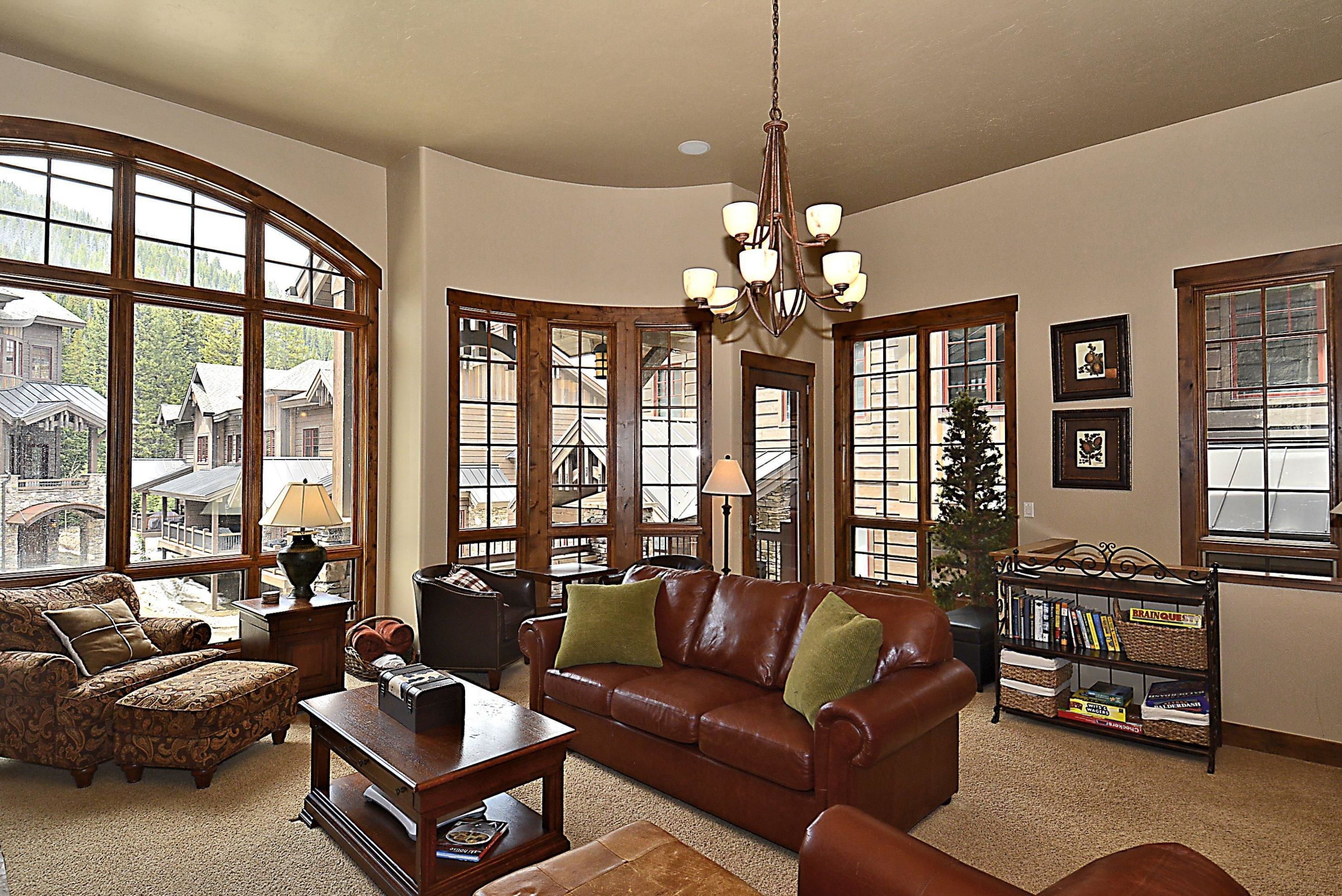 Luxury House, 4 Bedrooms | Living area | DVD player