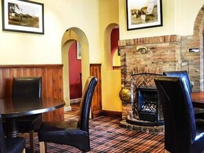 Bar (on property) - The Crown Hotel (Sudbury)