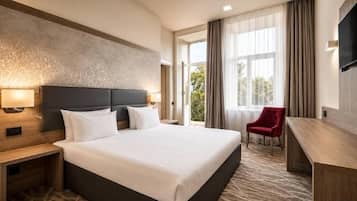 Superior Room, Balcony, City View | Premium bedding, minibar, in-room safe, individually furnished