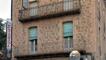 Façana frontal de l'allotjament