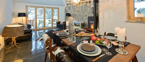 Two-Bedroom Apartment | In-room dining