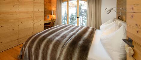 Two-Bedroom Apartment | 2 bedrooms, premium bedding, desk, laptop workspace