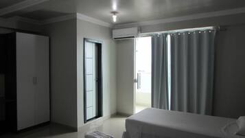 Superior Suite | Minibar, desk, iron/ironing board, rollaway beds