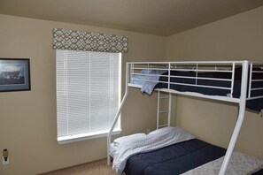 House, 2 Twin Beds, Sea View (249 - Bon Air Escape) | 2 bedrooms, free WiFi - Bon Air Escape (Coupeville)