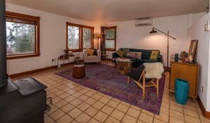 Ferienhaus, 3 Schlafzimmer, Meerblick | Wohnbereich | Fernseher, DVD-Player