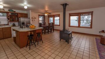 House, 3 Bedrooms, Sea View | Private kitchen | Fridge, microwave, stovetop, dishwasher