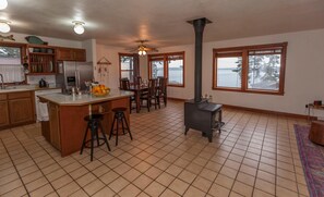 House, 3 Bedrooms, Sea View | Private kitchen | Fridge, microwave, stovetop, dishwasher - Camano Vista Paradise (Greenbank)