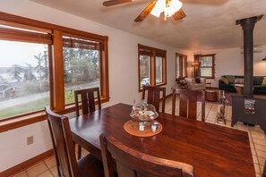 Casa, 3 quartos, Vista para o mar | Opções para refeição