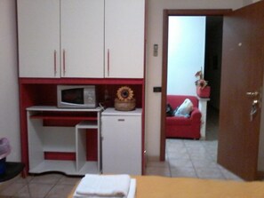 Een kluis op de kamer, individueel gedecoreerd, individueel gemeubileerd