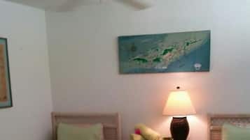 2 bedrooms, iron/ironing board, free WiFi