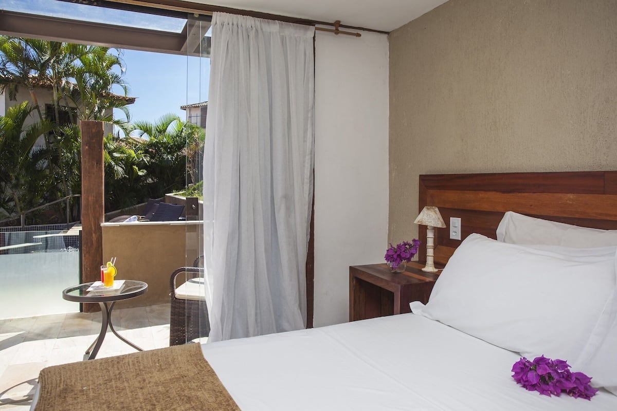 Minibar, coffres-forts dans les chambres, rideaux occultants