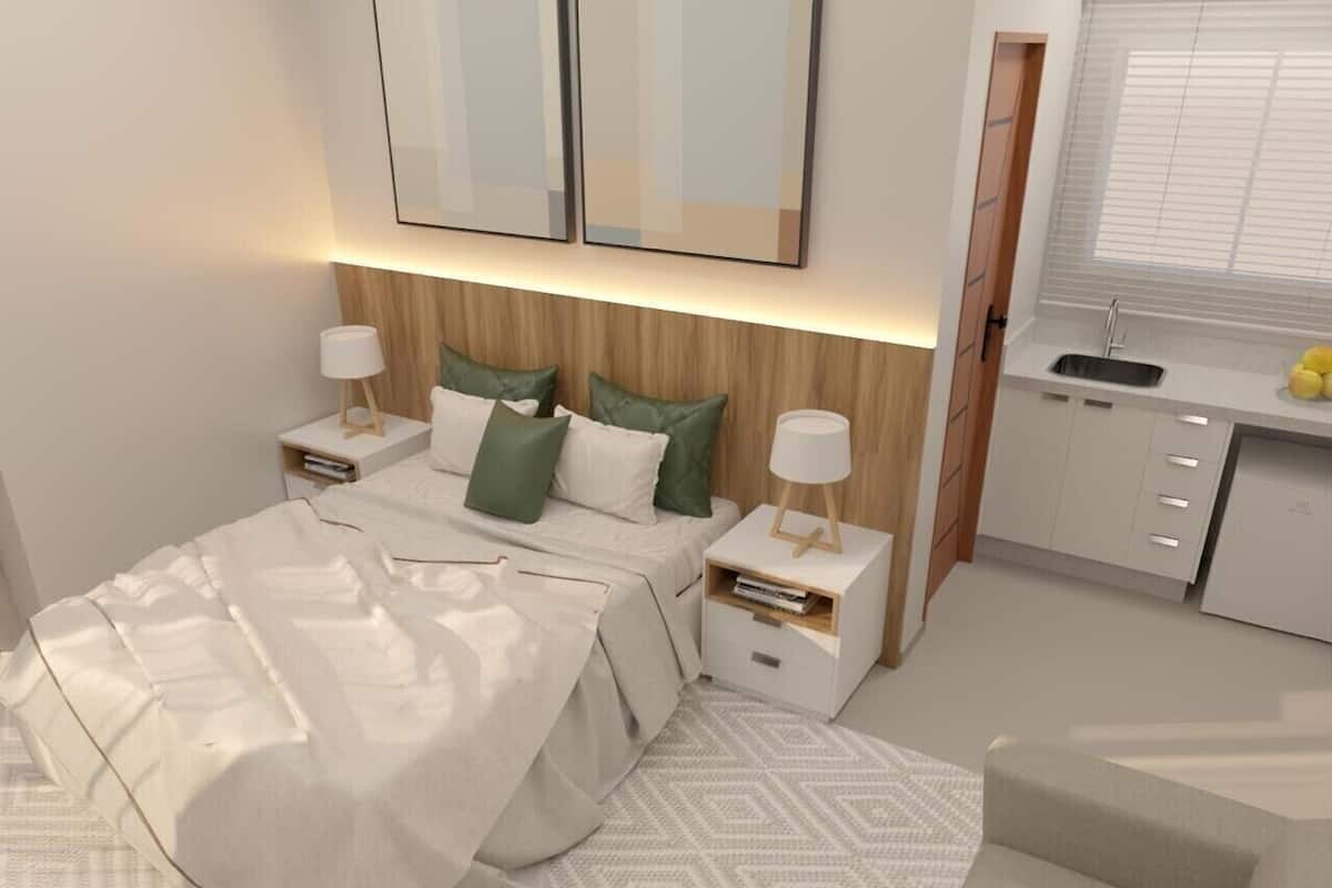 Frigobar, cofres nos quartos, cortinas blackout, roupa de cama