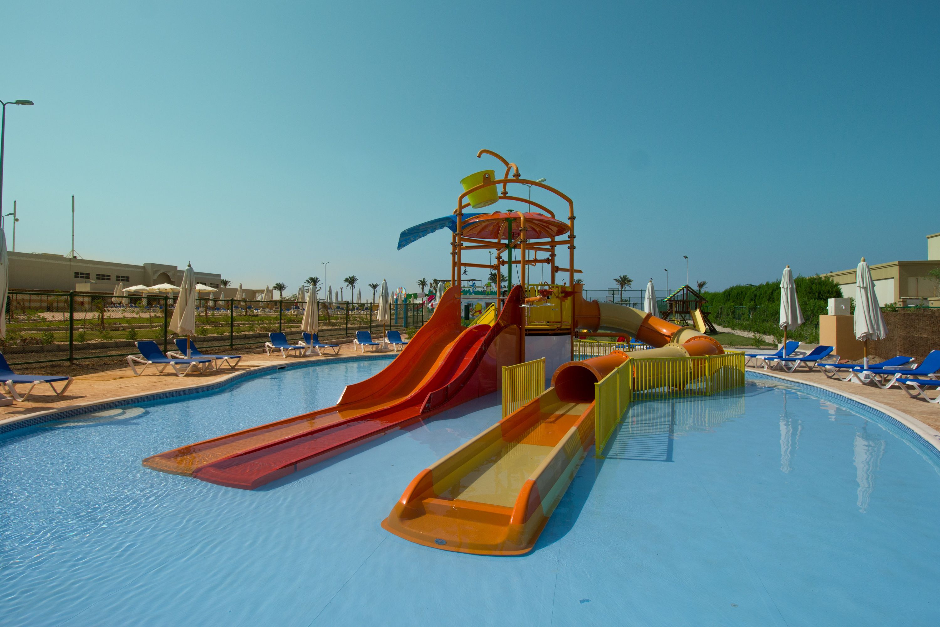 3 outdoor pools, pool umbrellas, pool loungers