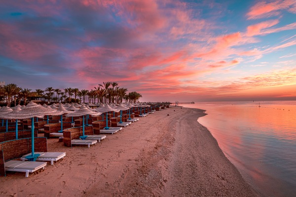 Private beach, sun loungers, beach umbrellas, beach towels