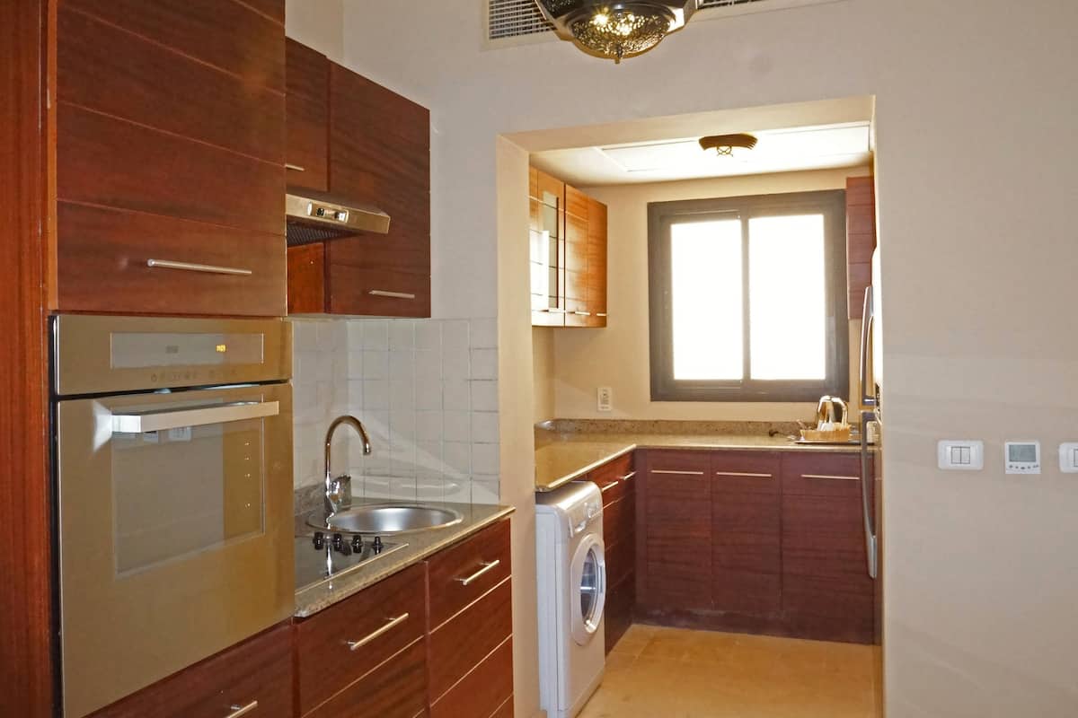 coffee/tea maker, electric kettle, eco-friendly cleaning products